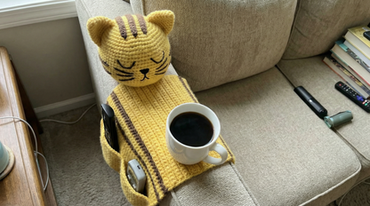 The Cozy Cat: Crochet Sofa Organizer - PDF Pattern