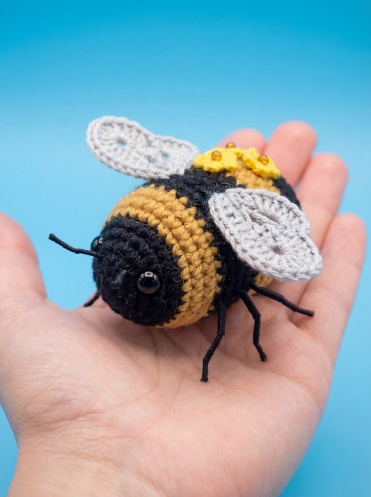 The Blossom Bumblebee - Crochet Pattern (Digital PDF)
