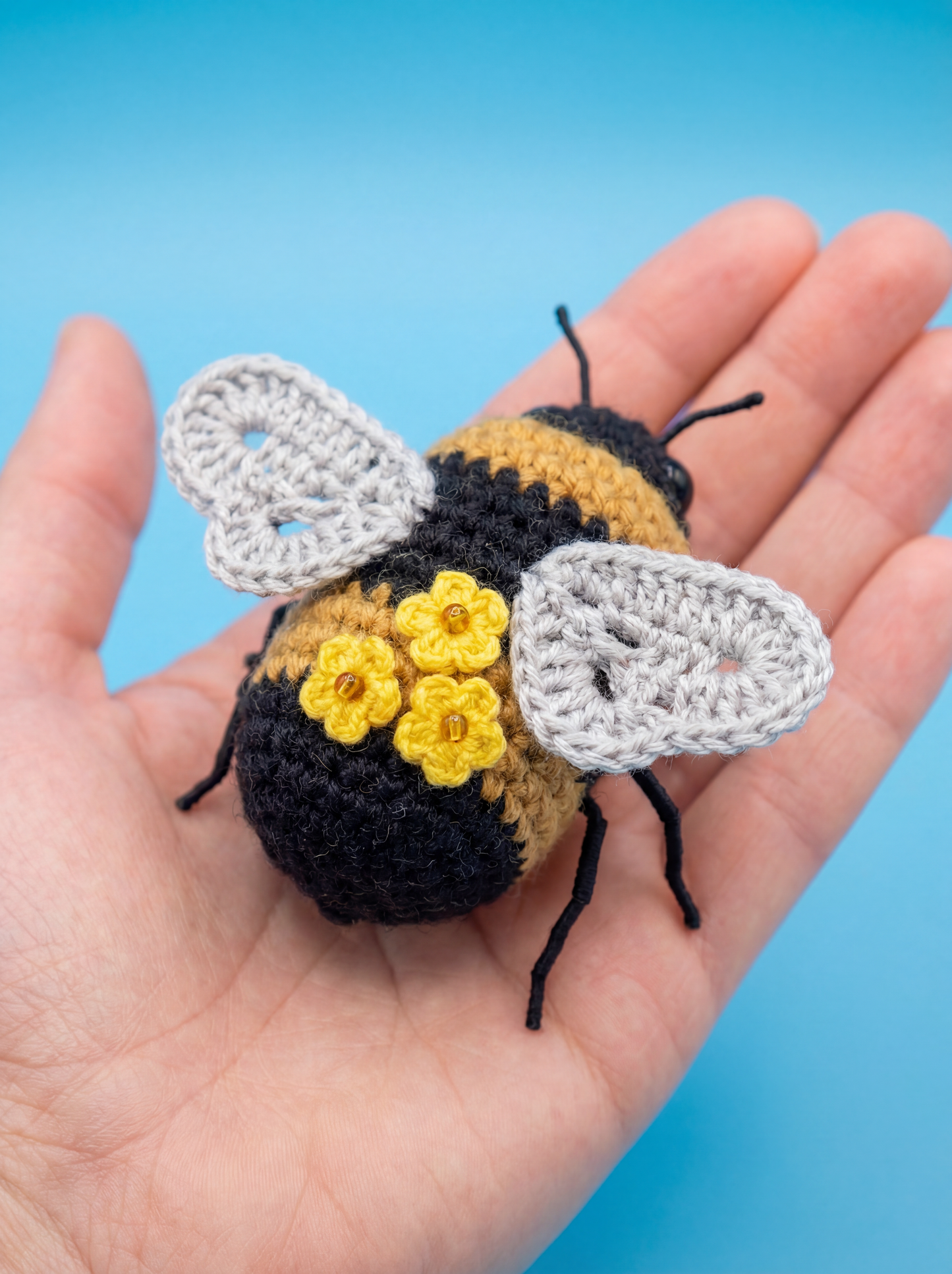 The Blossom Bumblebee - Crochet Pattern (Digital PDF)